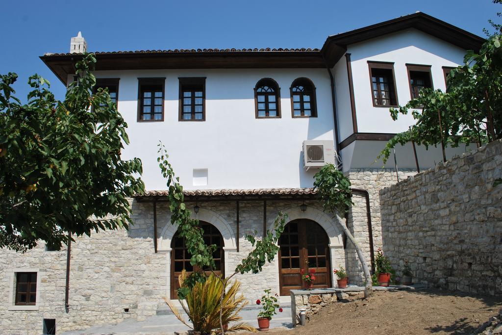 Boutique Hotel Muzaka Berati Exterior foto