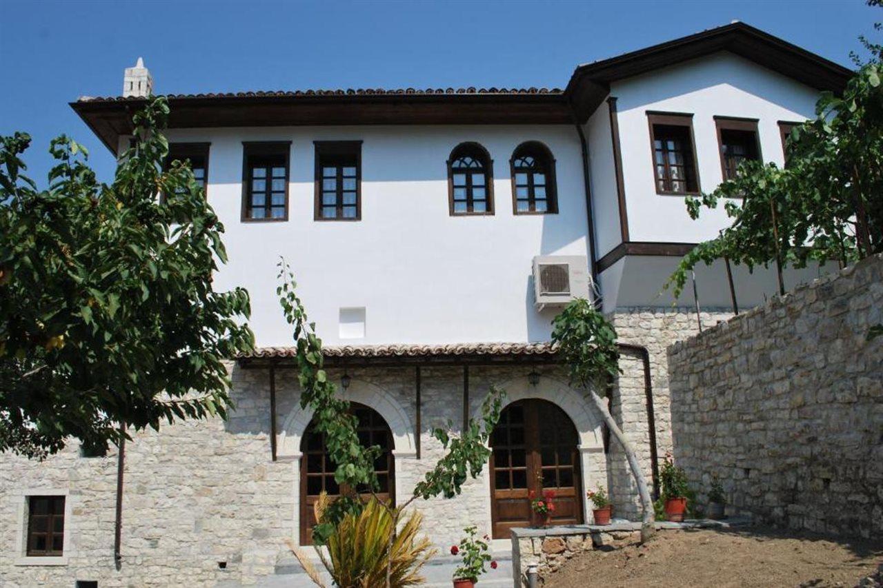 Boutique Hotel Muzaka Berati Exterior foto