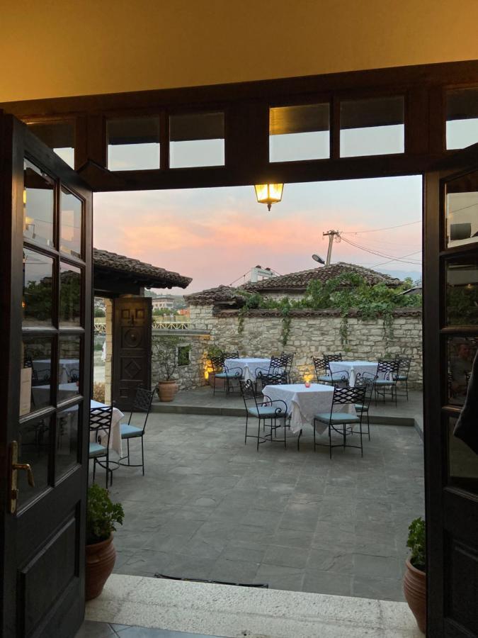 Boutique Hotel Muzaka Berati Exterior foto